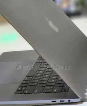 New Laptop Apple MacBook Pro 2017 16GB Intel Core I7 SSD 512GB