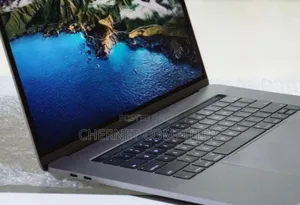 New Laptop Apple MacBook Pro 2017 16GB Intel Core I7 SSD 512GB