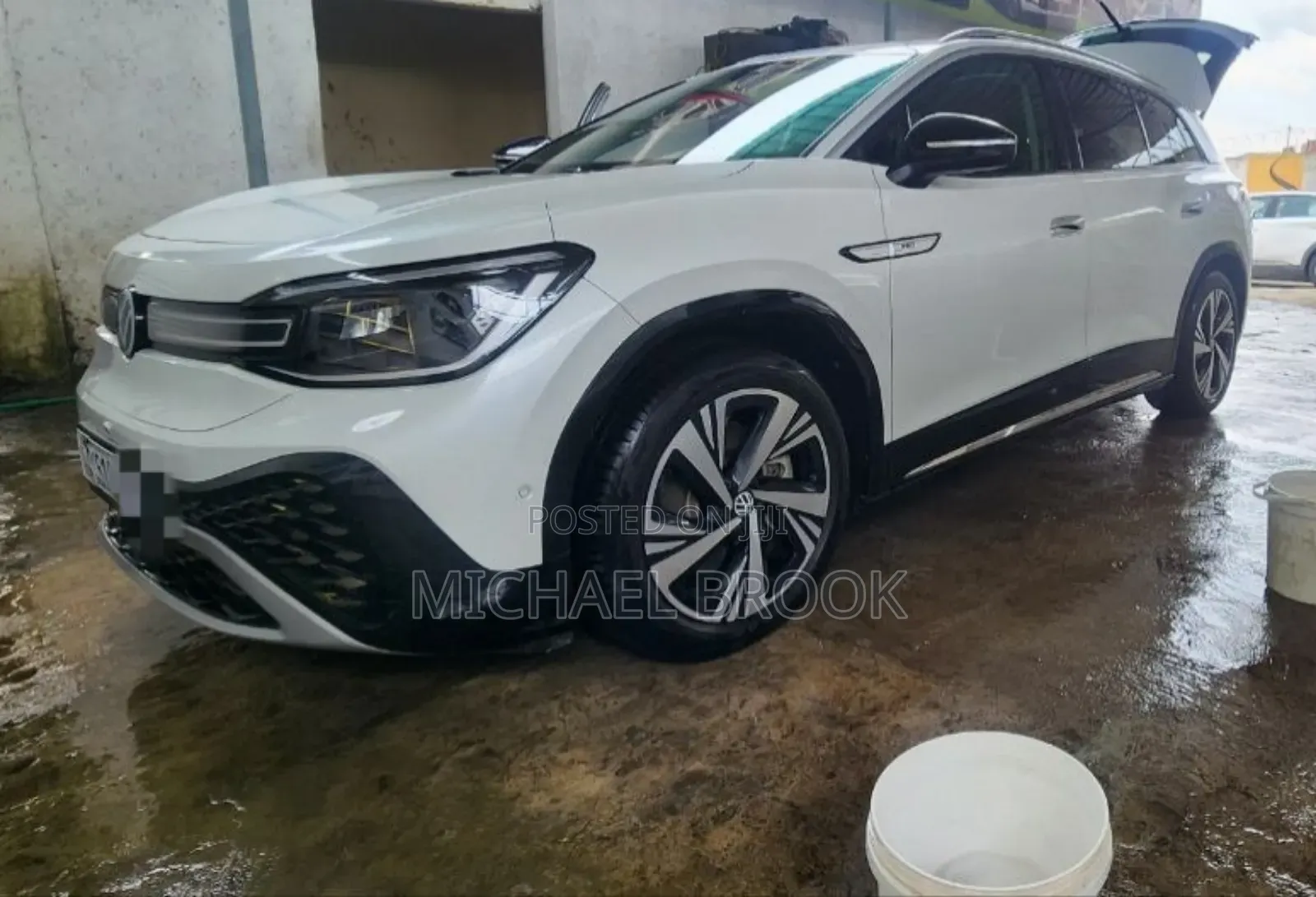 Volkswagen ID.6 2024 White