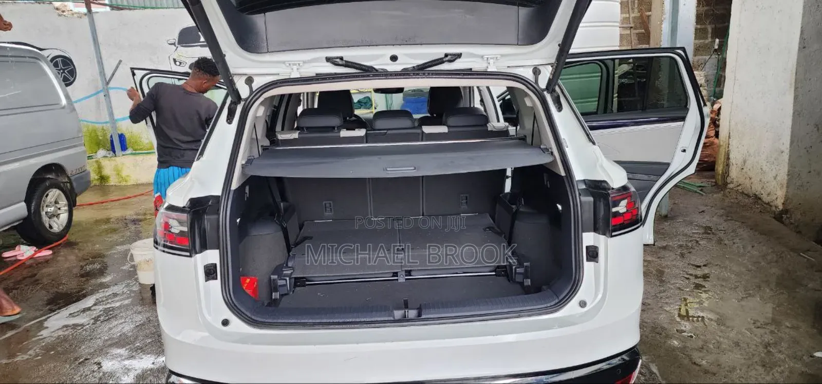 Volkswagen ID.6 2024 White