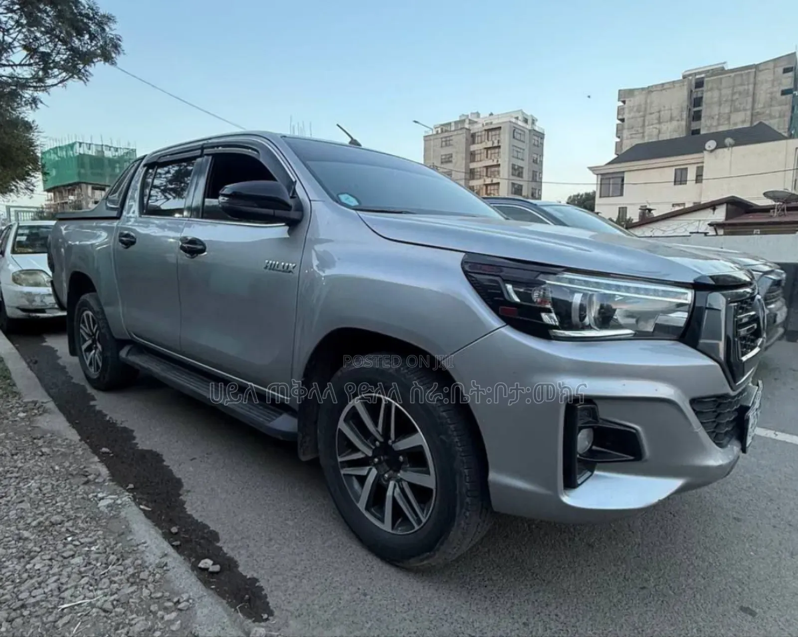 Toyota Hilux 2020 Maroon