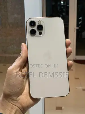 Photo - Apple iPhone 12 Pro 128 GB Gold