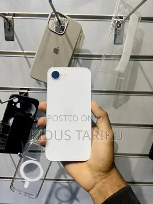 Photo - Apple iPhone 16e 128 GB White