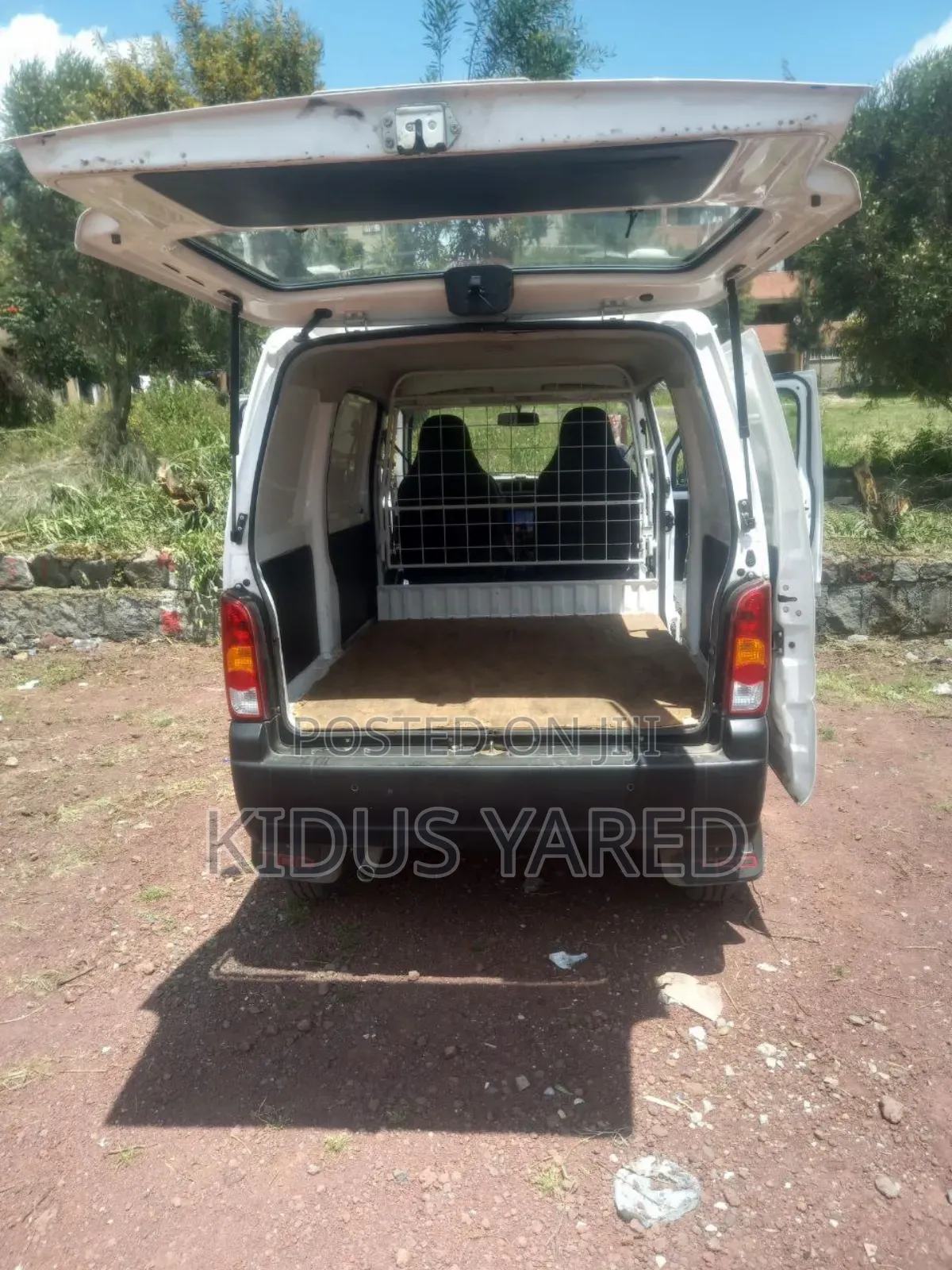 Suzuki APV Minibus 2024 White