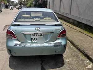 Toyota Belta 2007 Blue