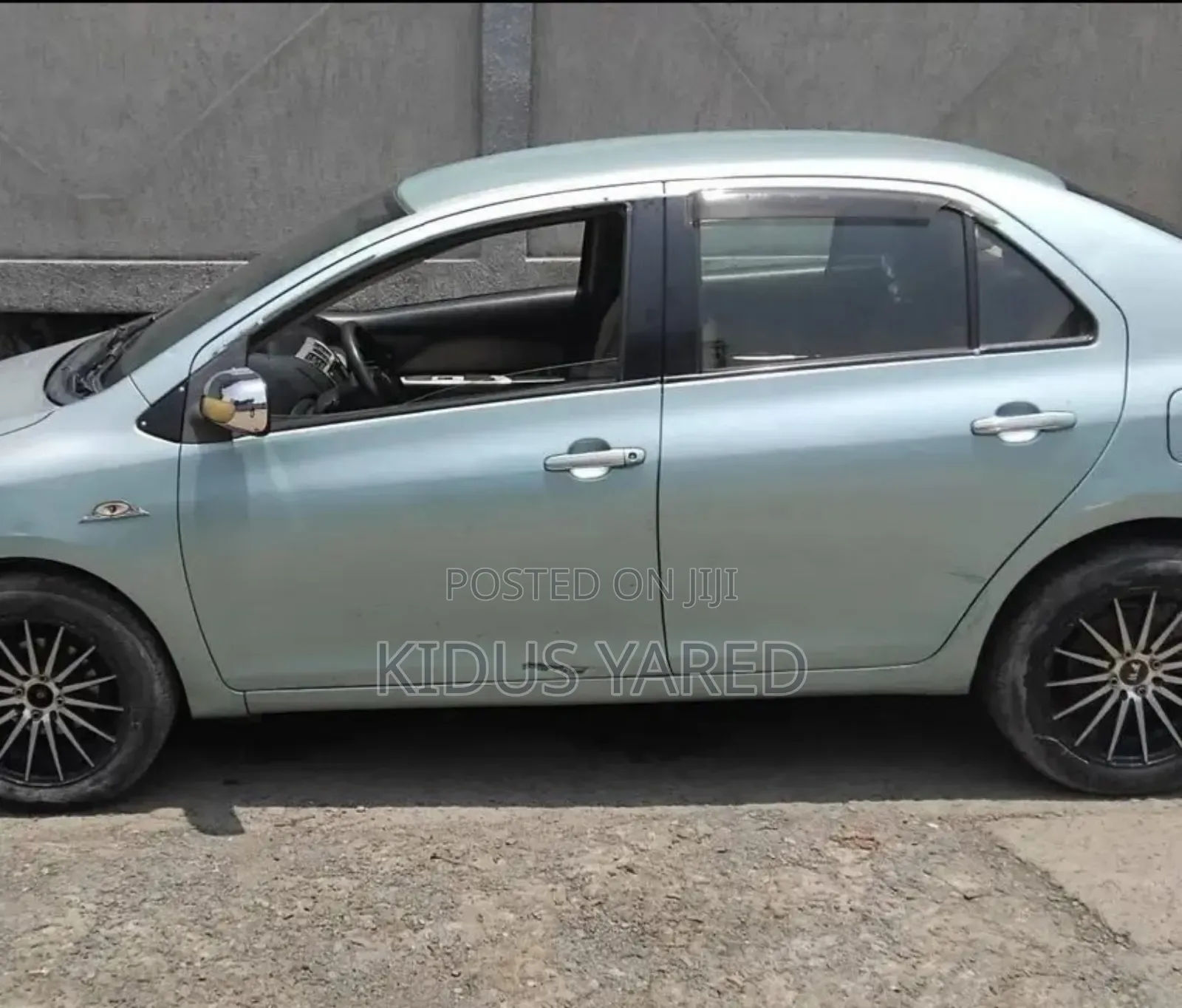 Toyota Belta 2007 Blue