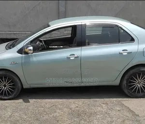 Toyota Belta 2007 Blue