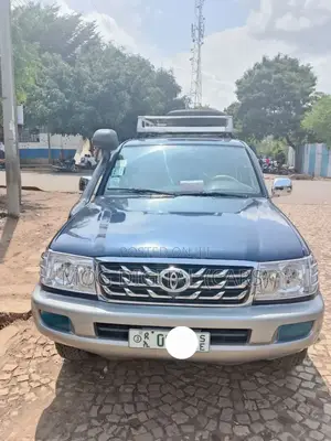 Photo - Toyota Land Cruiser 90 2000 Blue