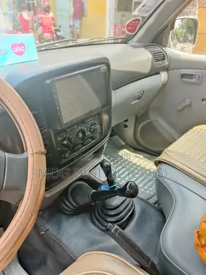 Toyota Land Cruiser 90 2000 Blue