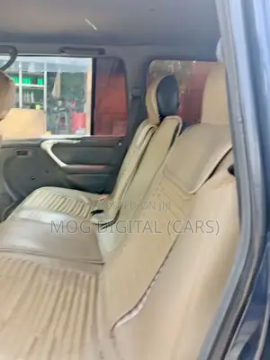 Toyota Land Cruiser 90 2000 Blue