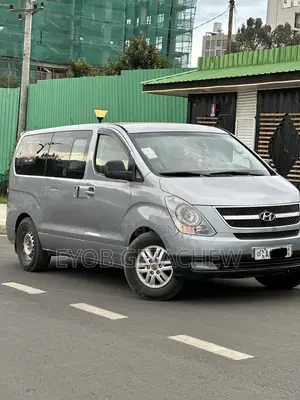 Hyundai H1 2017 Silver