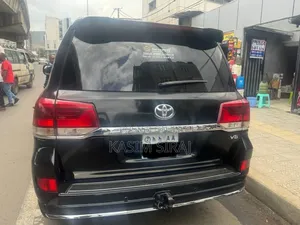 Toyota Land Cruiser 4.5 V8 TD GX-R 2010 Black