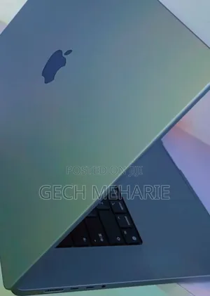 New Laptop Apple MacBook Pro 2022 M2 16GB Apple M2 SSD 1T