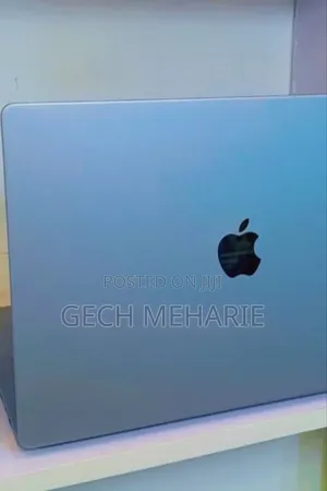 New Laptop Apple MacBook Pro 2022 M2 16GB Apple M2 SSD 1T
