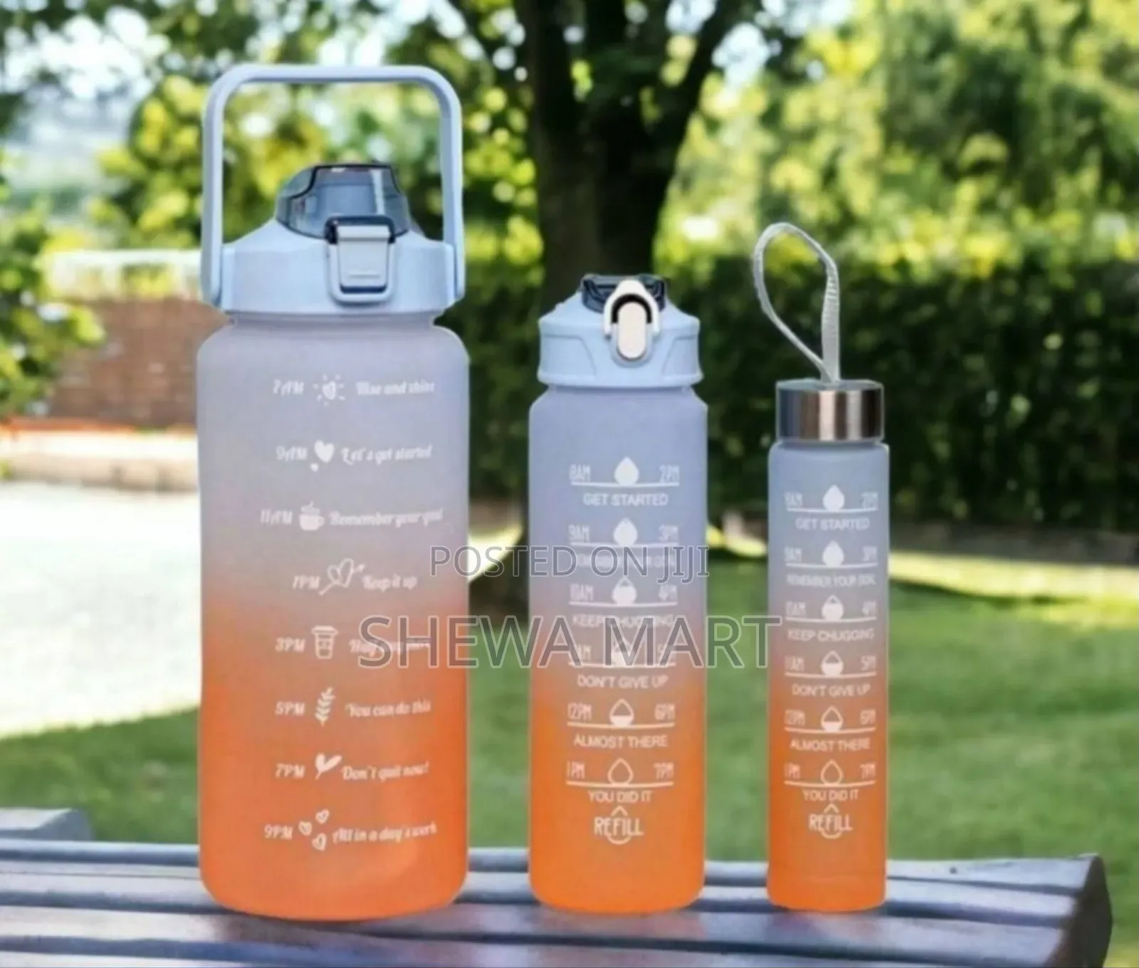 Large Capacity Outdoor Sports Plastic Water Bottle With Straw