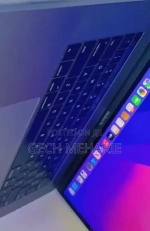 New Laptop Apple MacBook Pro 2017 16GB Intel Core I7 SSD 512GB