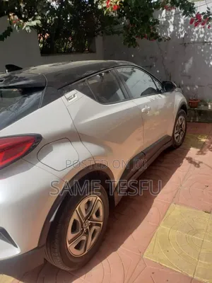 Toyota C-HR 2022 White