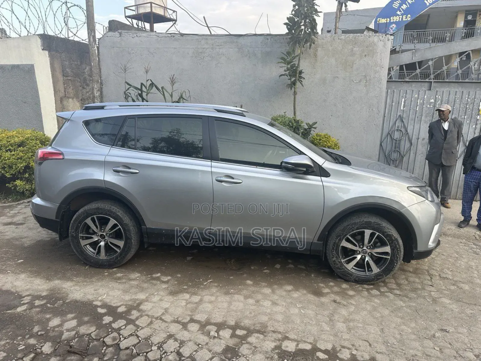 Toyota RAV4 LE AWD (2.5L 4cyl 6A) 2017 Silver