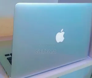 New Laptop Apple MacBook Pro 2017 8GB Intel Core I5 SSD 256GB