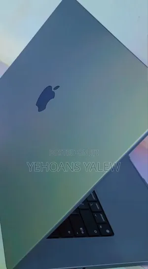 New Laptop Apple MacBook Pro 2023 M2 16GB Apple M2 SSD 1T
