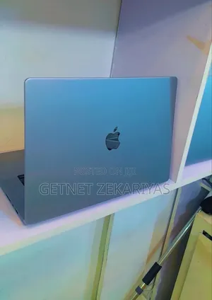New Laptop Apple MacBook Pro 2023 M2 16GB Apple M2 SSD 1T