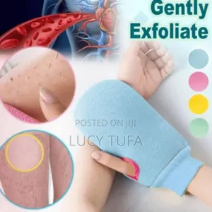 Photo - Exfoliating Bath Scrub Glove