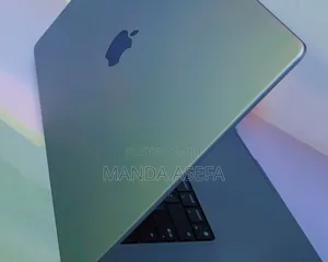 New Laptop Apple MacBook Pro 16GB Apple M2 SSD 1T