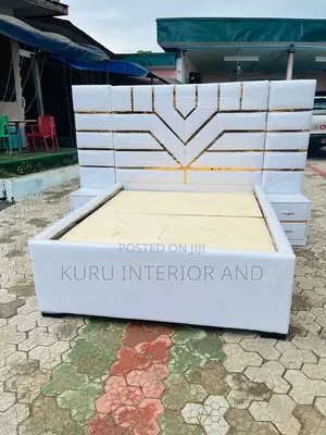 Photo - King Size Modern Bed (150cm190cm)