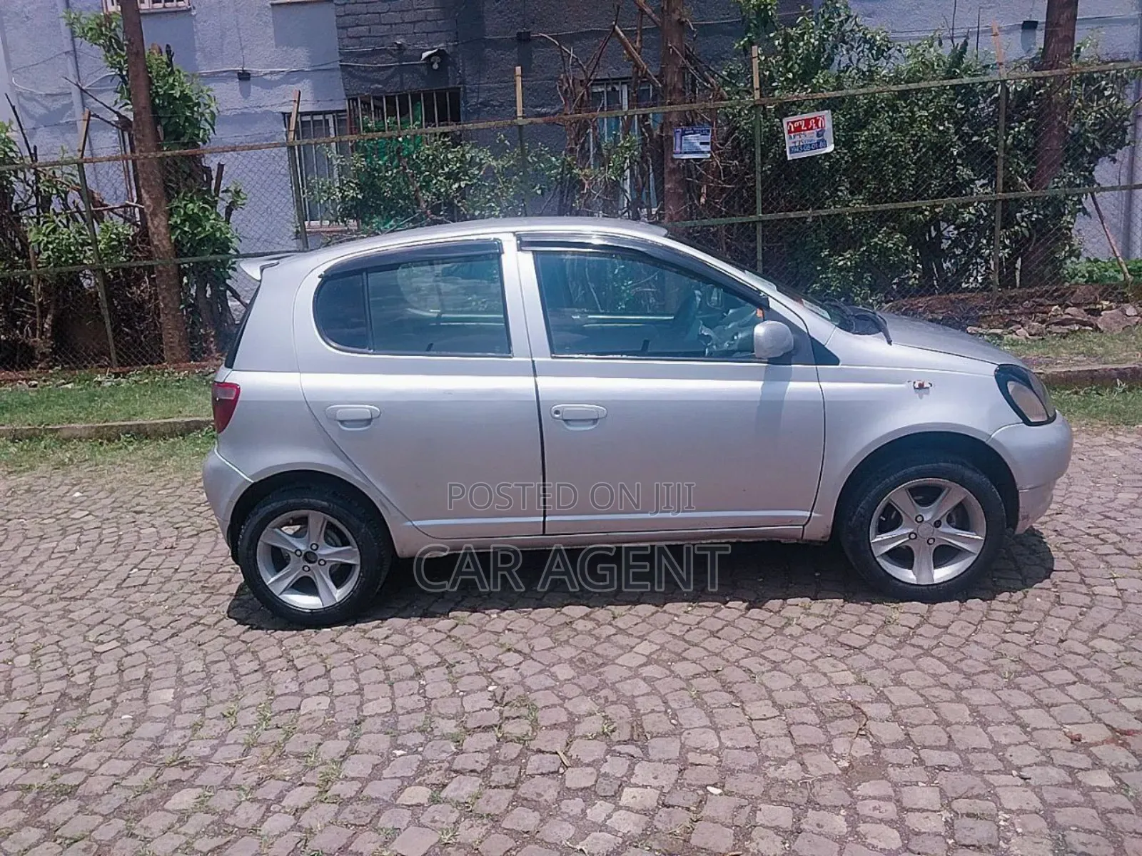 Toyota Vitz 2002 Gold