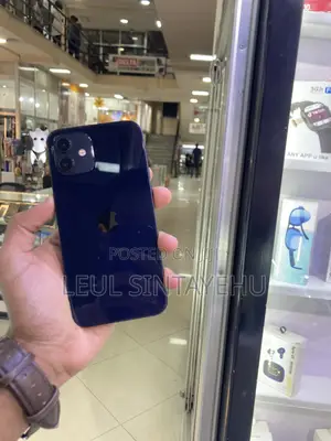 Photo - Apple iPhone 12 128 GB Black