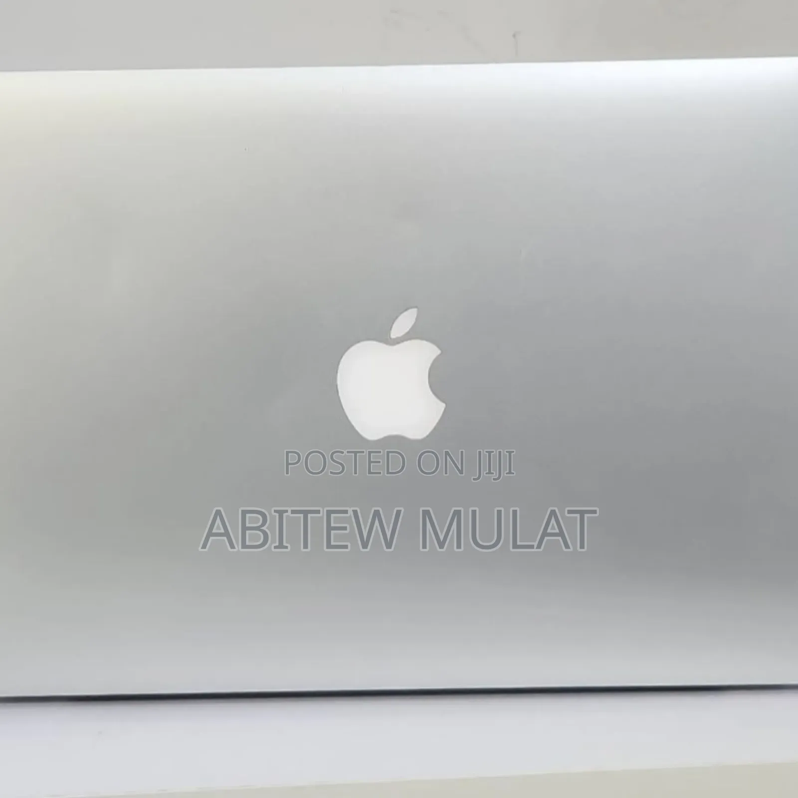 New Laptop Apple MacBook Pro 2015 8GB Intel Core I5 SSD 256GB