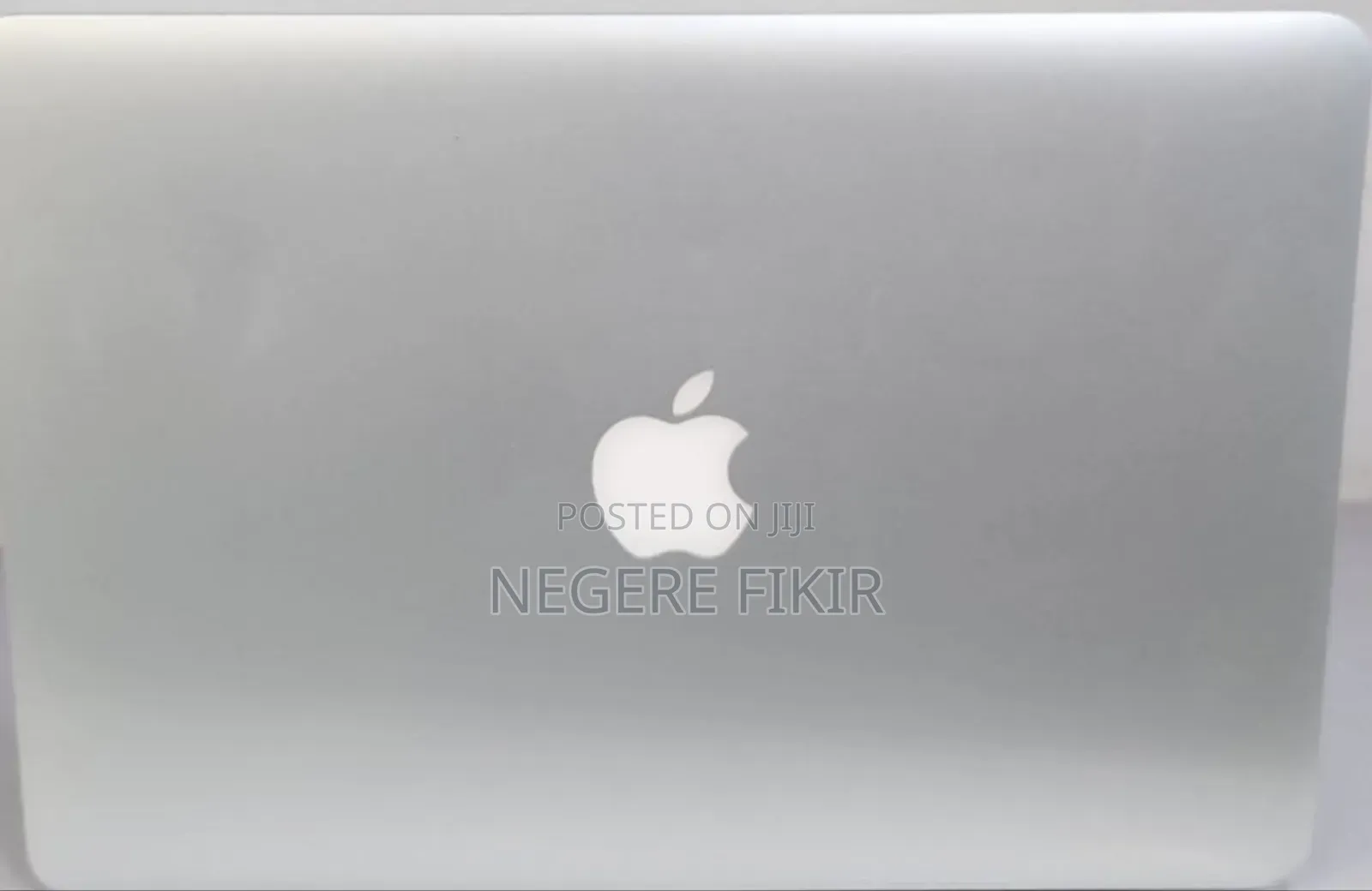 New Laptop Apple MacBook Pro 2015 8GB Intel Core I5 SSD 256GB