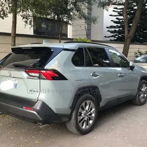 Toyota RAV4 2021 Maroon