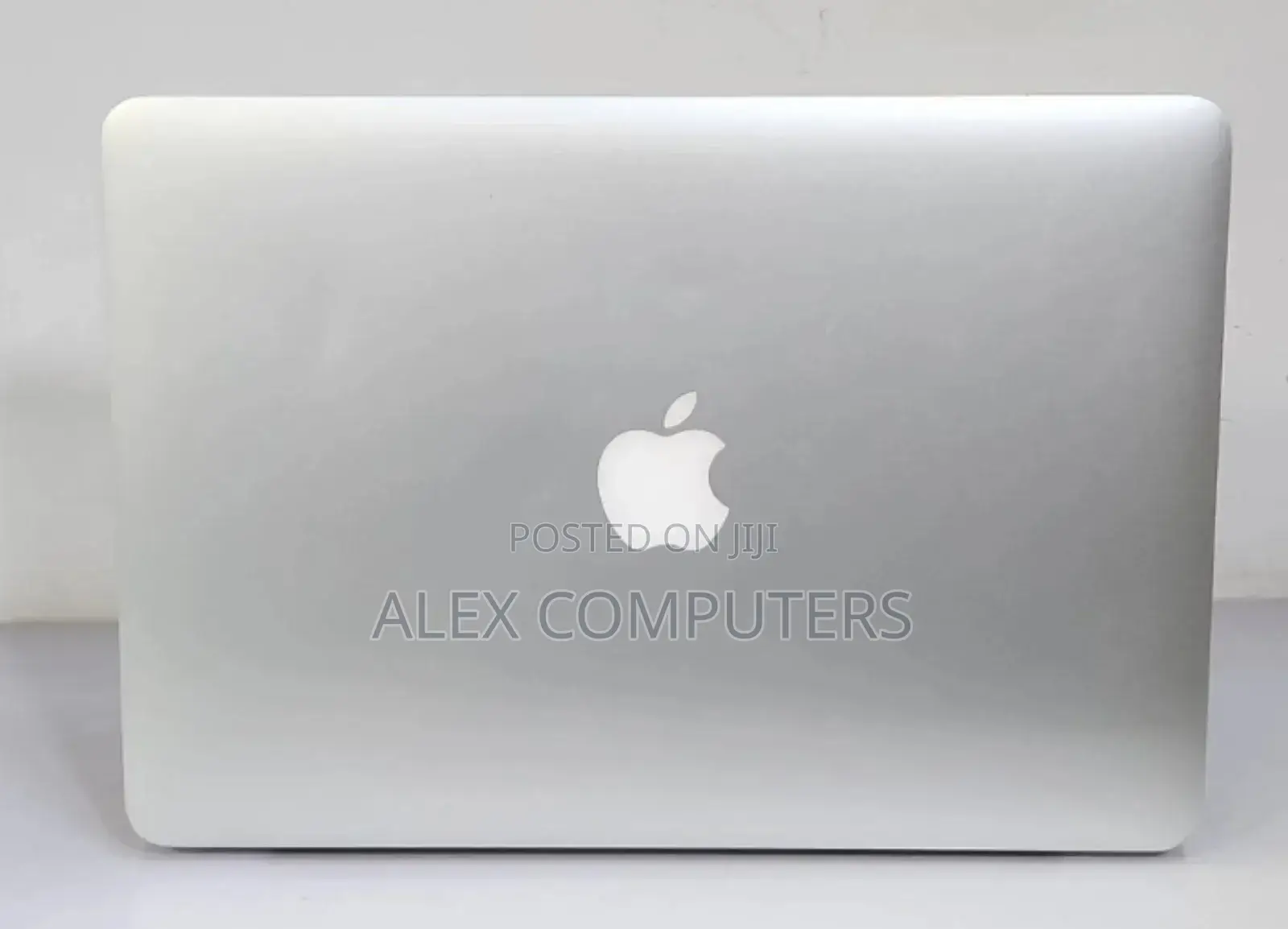 New Laptop Apple MacBook Pro 2015 8GB Intel Core I5 SSD 256GB