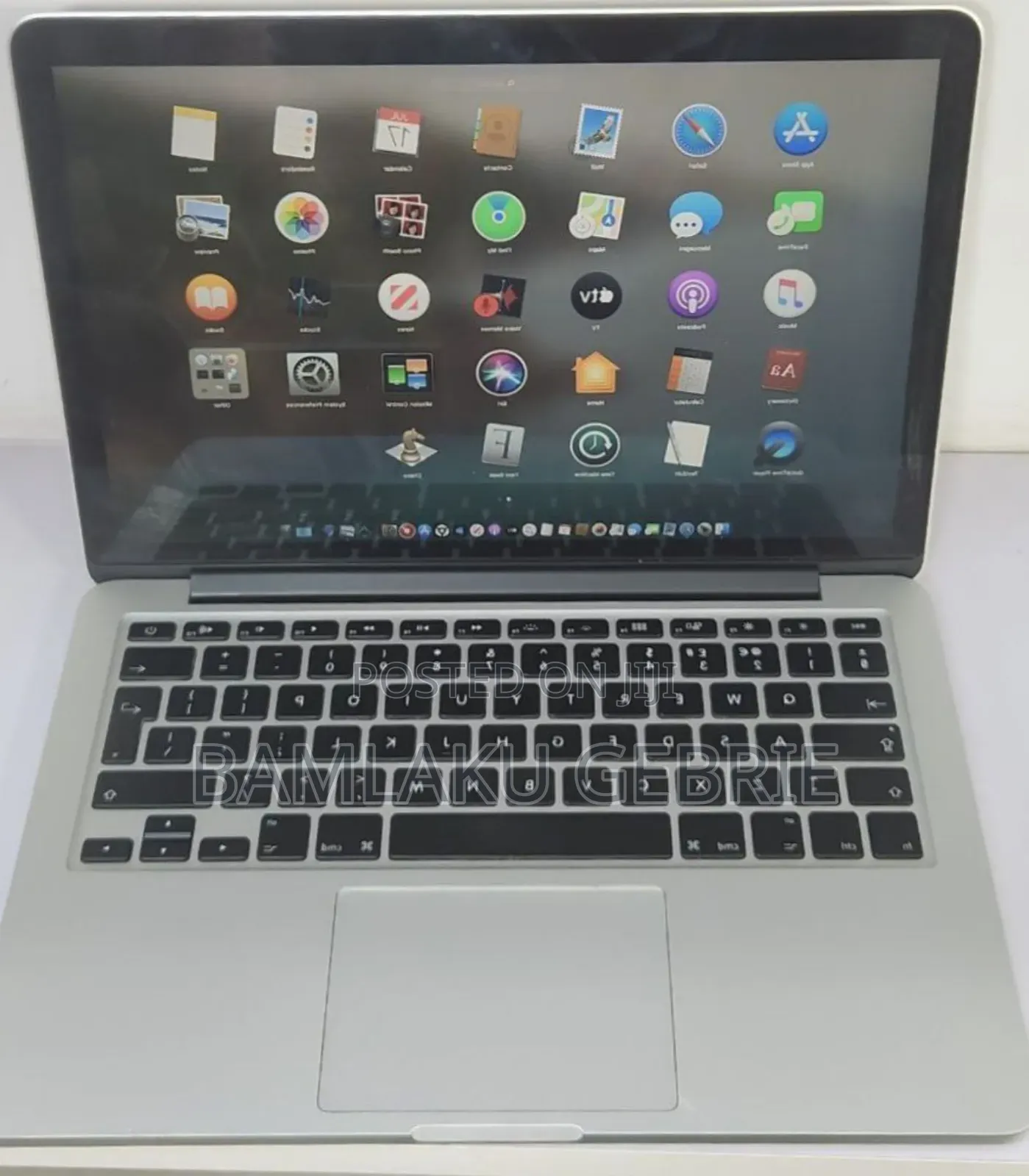 New Laptop Apple MacBook Pro 2015 8GB Intel Core I5 SSD 256GB