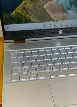 New Laptop HP Pavilion X360 8GB Intel Core I7 SSD 512GB