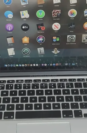 New Laptop Apple MacBook Pro 2015 8GB Intel Core I5 SSD 256GB