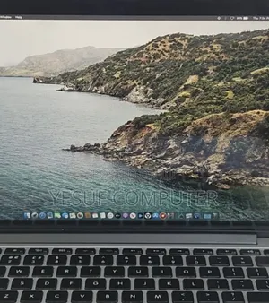 New Laptop Apple MacBook Pro 2015 8GB Intel Core I5 SSD 256GB