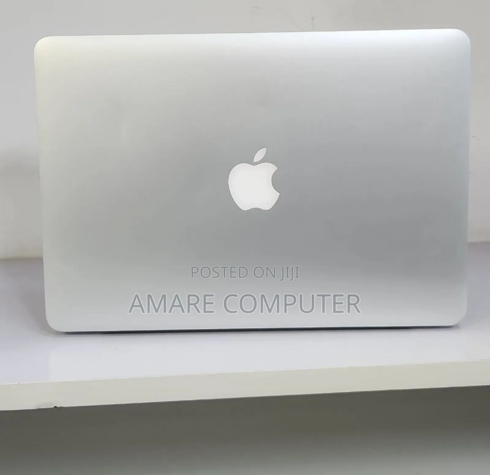 New Laptop Apple MacBook Pro 2015 8GB Intel Core I5 SSD 256GB