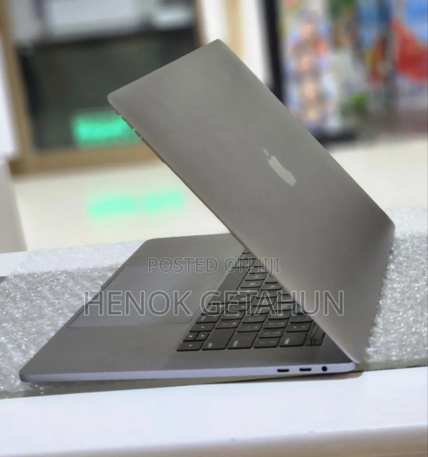 New Laptop Apple MacBook Pro 2017 16GB Intel Core I7 SSD 512GB