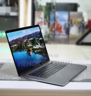 New Laptop Apple MacBook Pro 2017 16GB Intel Core I7 SSD 512GB