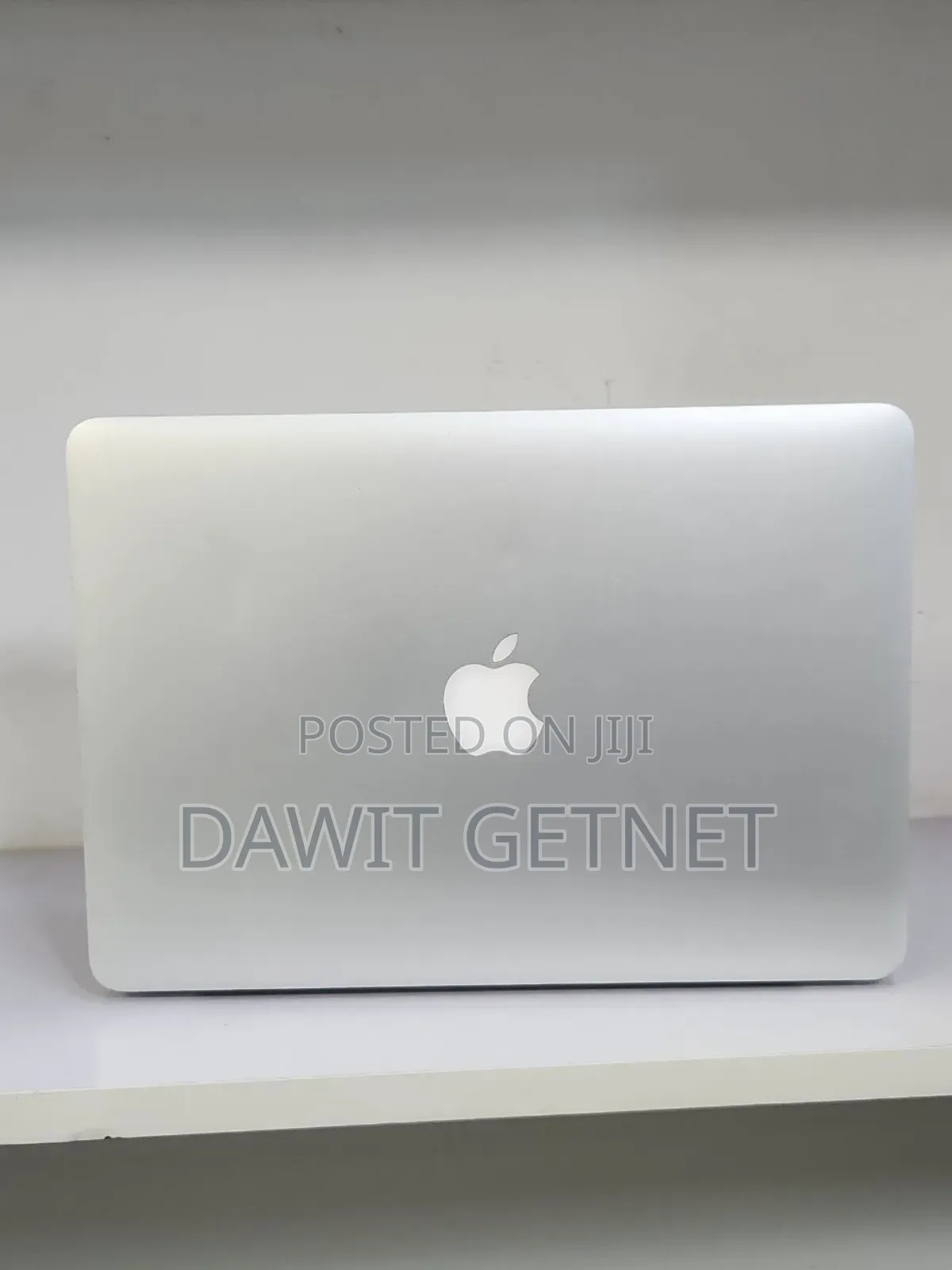 New Laptop Apple MacBook Pro 2015 8GB Intel Core I5 SSD 256GB