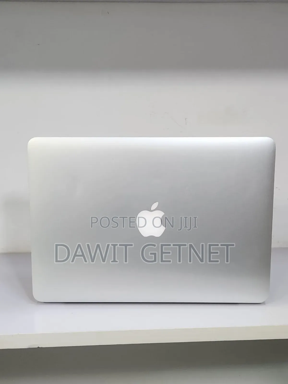 New Laptop Apple MacBook Pro 2015 8GB Intel Core I5 SSD 256GB