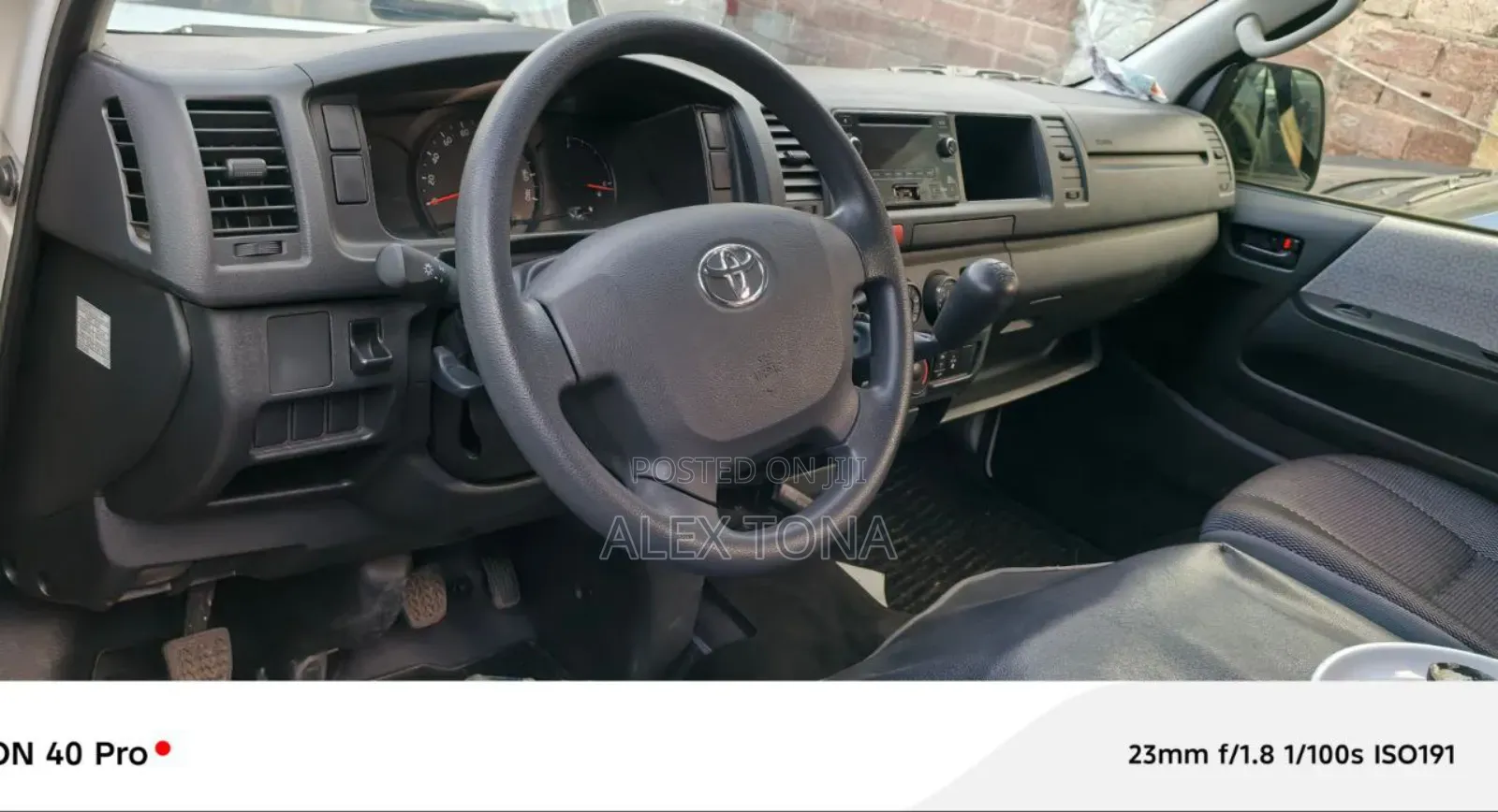 Toyota HiAce 2021 White