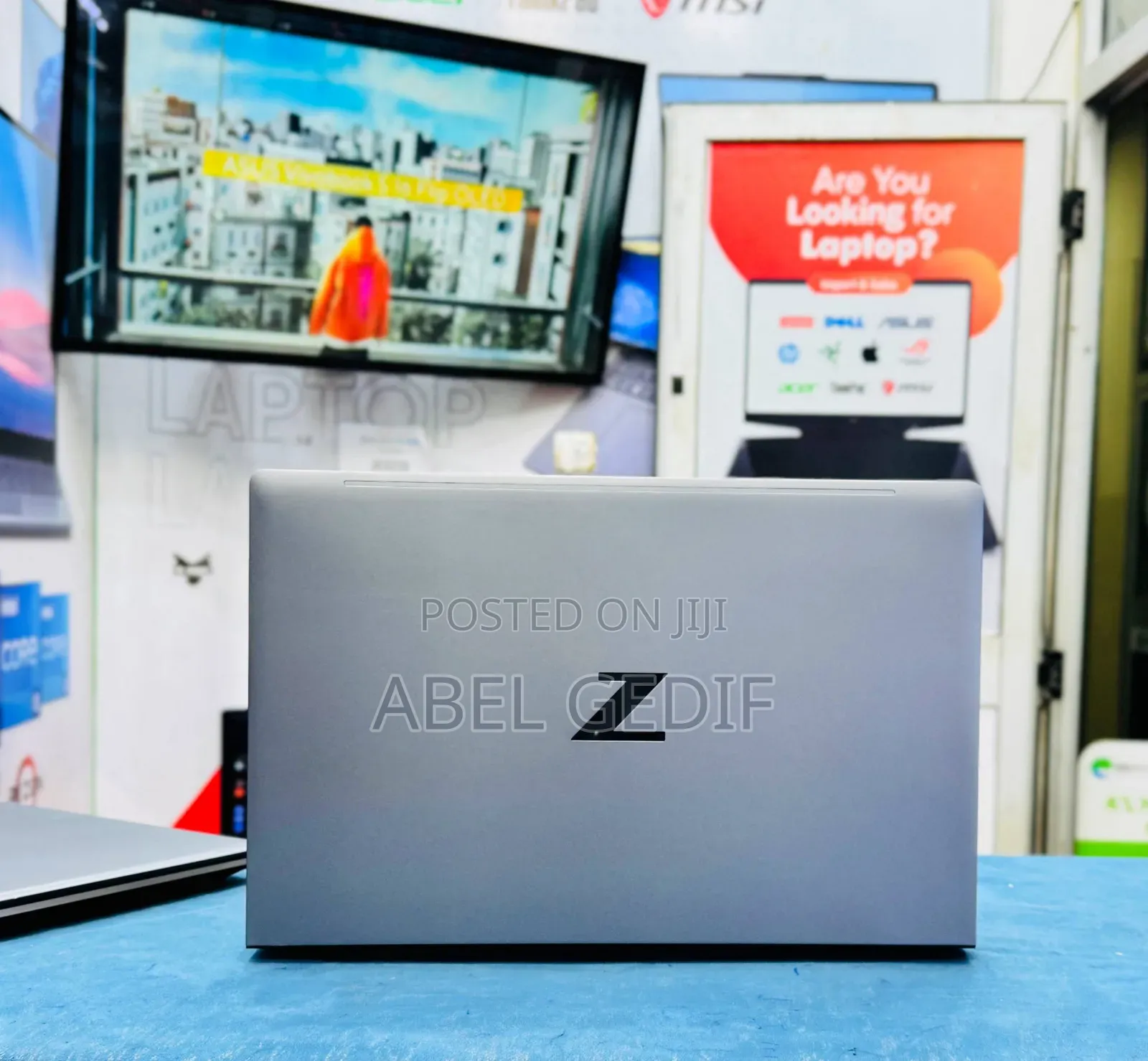 New Laptop HP ZBook Firefly G8 32GB Intel Core I7 SSD 1T