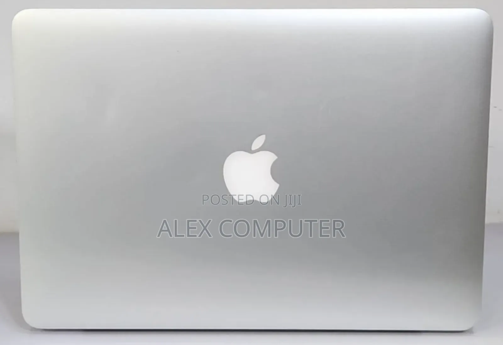 New Laptop Apple MacBook Pro 2015 8GB Intel Core I5 SSD 256GB