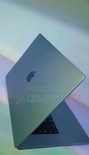 New Laptop Apple MacBook Pro 2023 M2 16GB Apple M2 SSD 1T