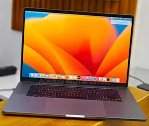New Laptop Apple MacBook 2019 16GB Intel Core I7 SSD 512GB