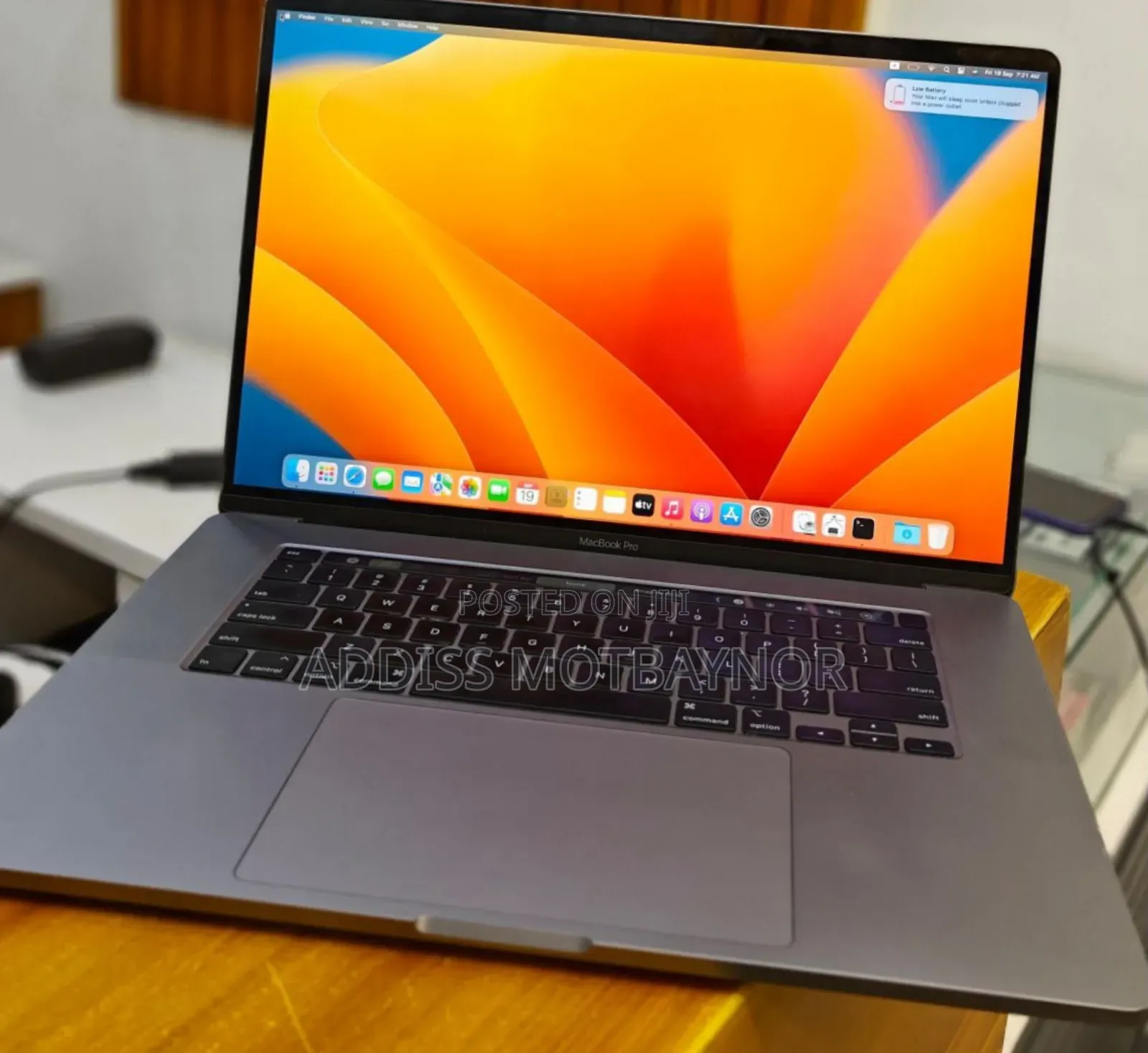 New Laptop Apple MacBook 2019 16GB Intel Core I7 SSD 512GB