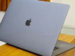 New Laptop Apple MacBook 2019 16GB Intel Core I7 SSD 512GB